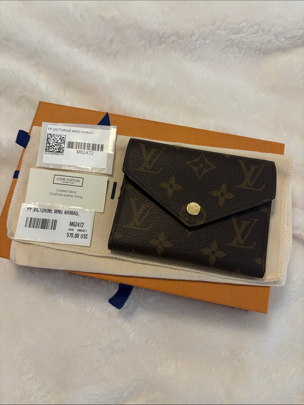 Authentic Louis Vuitton Victorine Wallet in Monogram. EUC - Picture 6 of 7